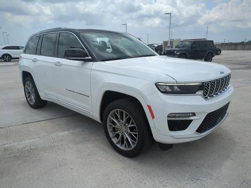 2023 Jeep Grand Cherokee Summit