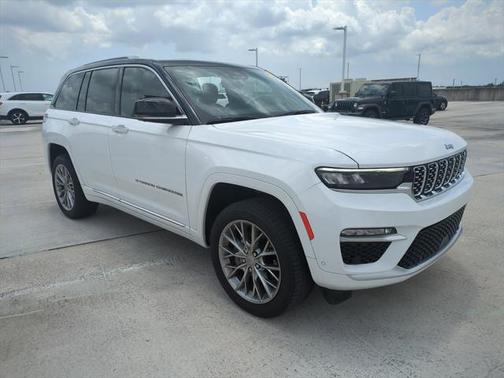 2023 Jeep Grand Cherokee Summit
