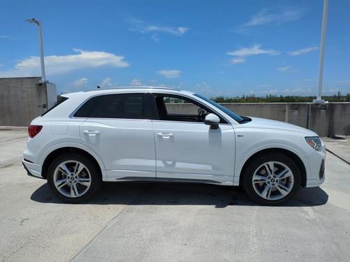 2022 Audi Q3 45 S line Premium Plus