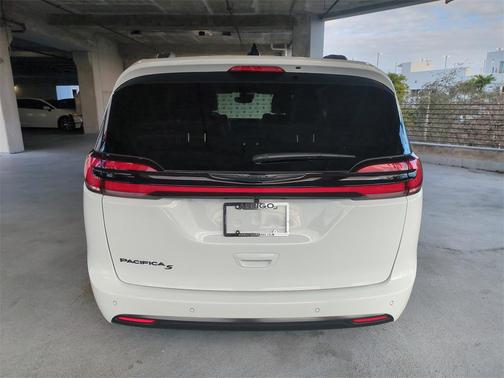 2026 Chrysler Pacifica L