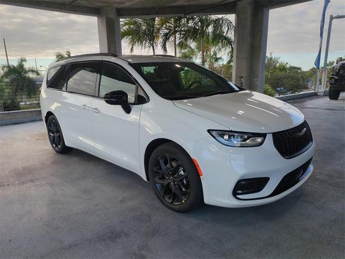 2026 Chrysler Pacifica L