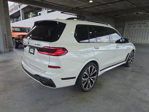 2024 BMW X7 M60i