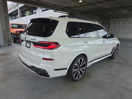 2024 BMW X7 M60i
