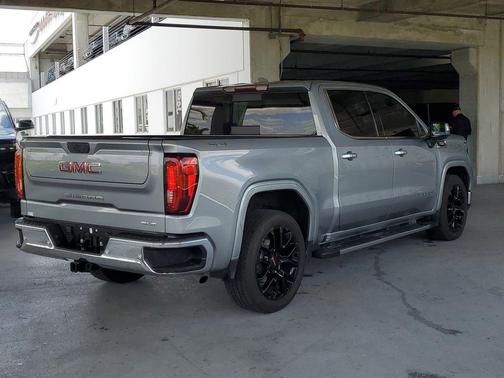 Sterling Metallic 2023 GMC Sierra 1500 SLT