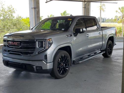 Sterling Metallic 2023 GMC Sierra 1500 SLT