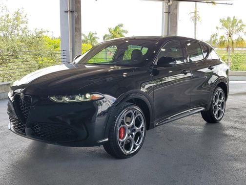 Alfa Black 2025 Alfa Romeo Tonale AWD