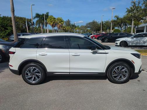 2024 Lincoln Corsair Premiere