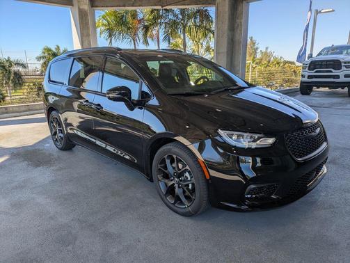 2026 Chrysler Pacifica L