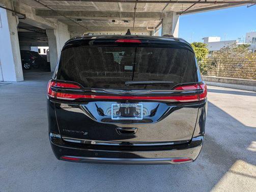 2026 Chrysler Pacifica L