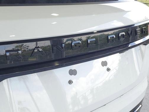 Hakuba Silver Metallic 2025 Land Rover Range Rover Velar P250 SE R-Dynamic