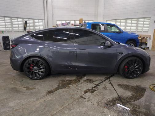 2022 Tesla Model Y Performance Dual Motor All-Wheel Drive