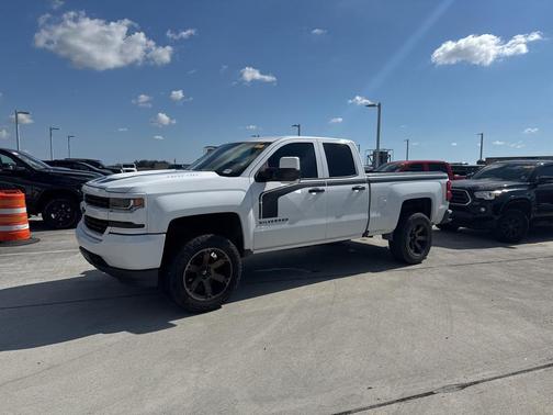 2017 Chevrolet Silverado 1500 Custom