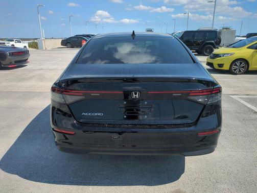 2025 Honda Accord LX 1.5T