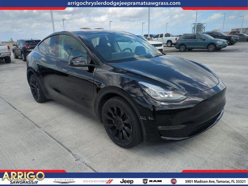2022 Tesla Model Y Long Range Dual Motor All-Wheel Drive
