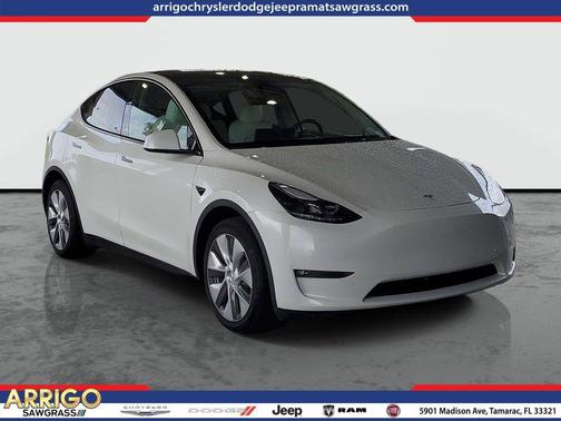 Pearl White Multi-Coat 2023 Tesla Model Y Long Range Dual Motor All-Wheel Drive