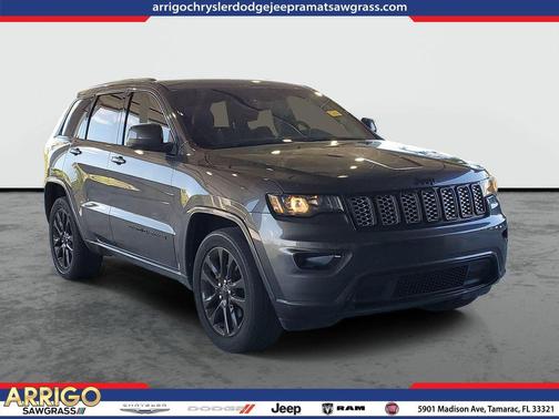 Granite Crystal Metallic Clearcoat 2020 Jeep Grand Cherokee Altitude