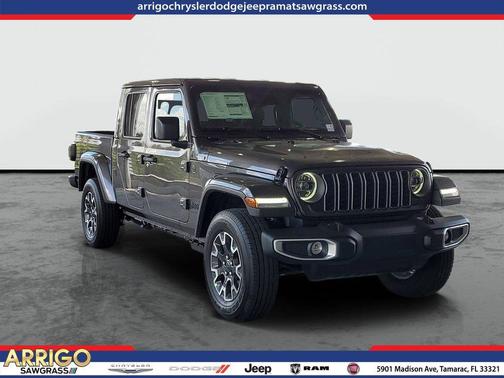 Granite Crystal Metallic Clearcoat 2026 Jeep Gladiator Sahara 4x4