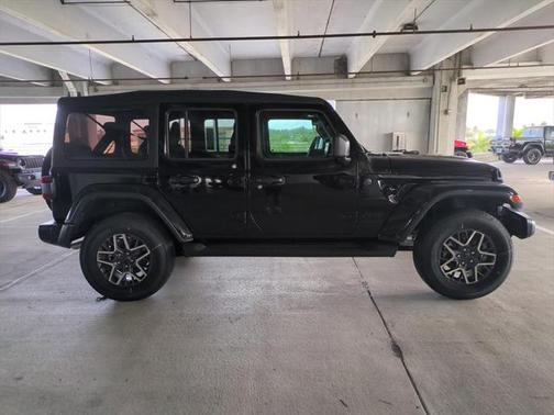 2025 Jeep Wrangler 4-Door Sahara 4x4