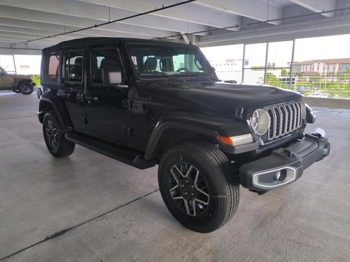 2025 Jeep Wrangler 4-Door Sahara 4x4
