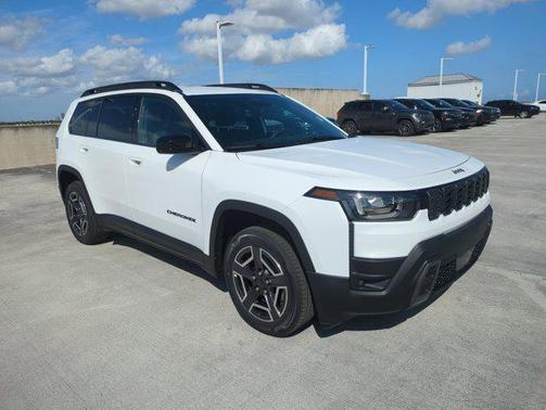 2026 Jeep Cherokee Laredo 4x4