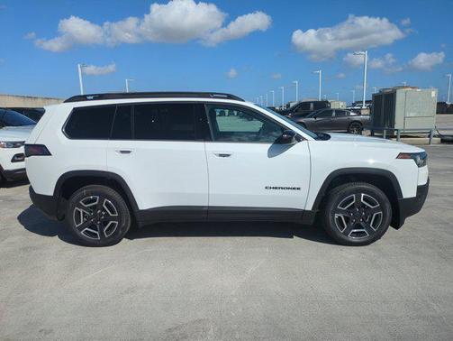 2026 Jeep Cherokee Laredo 4x4