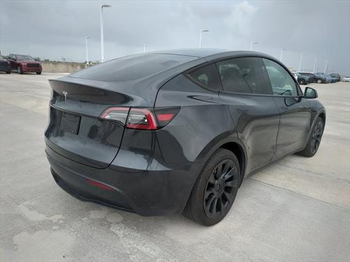 2024 Tesla Model Y Long Range Dual Motor All-Wheel Drive
