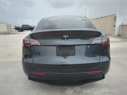 2024 Tesla Model Y Long Range Dual Motor All-Wheel Drive