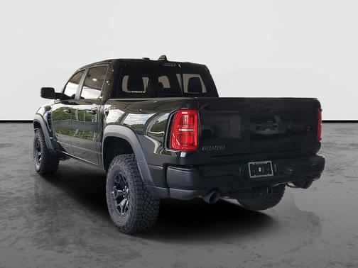 Diamond Black Crystal Pearlcoat 2026 RAM 1500 RHO Crew Cab 4x4 5'7' Box
