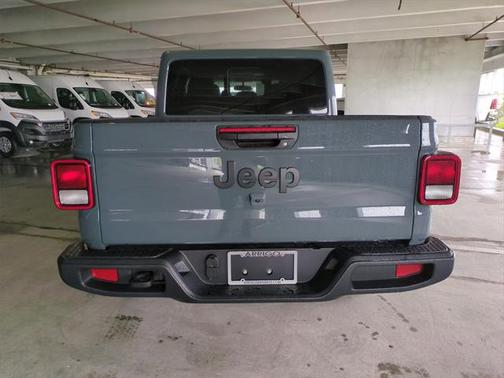 2025 Jeep Gladiator Nighthawk