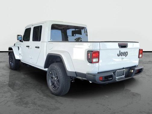 Bright White Clearcoat 2026 Jeep Gladiator Sport S