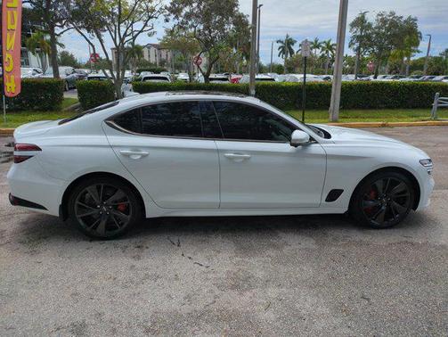 2023 Genesis G70 3.3T RWD