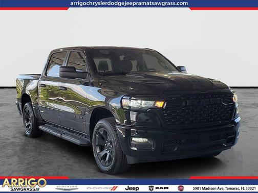 Diamond Black Crystal Pearlcoat 2026 RAM 1500 Express
