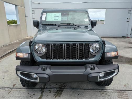 2025 Jeep Gladiator High Tide
