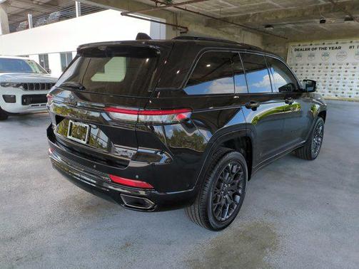 2025 Jeep Grand Cherokee Summit