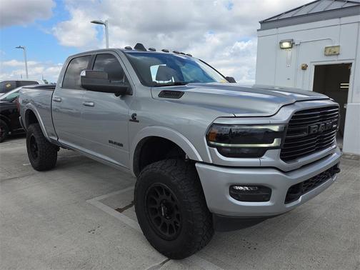 2022 RAM 2500 Laramie Crew Cab 4x4 6'4' Box