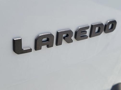 Bright White Clearcoat 2026 Jeep Cherokee Laredo 4x4