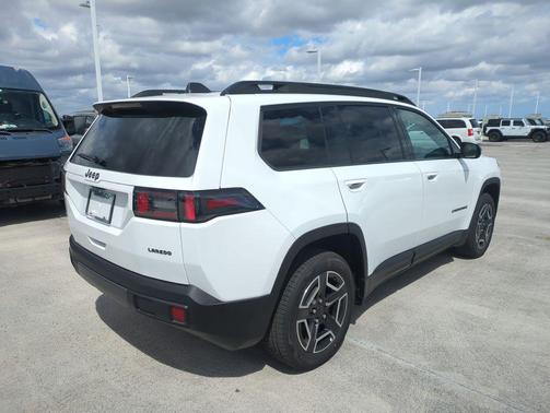 2026 Jeep Cherokee Laredo 4x4