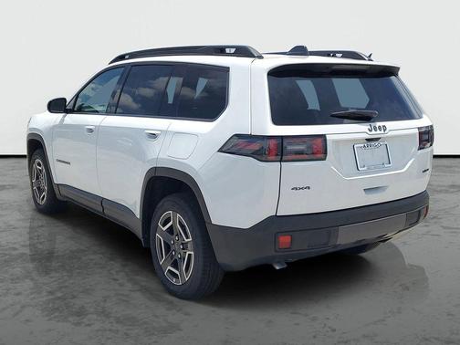 Bright White Clearcoat 2026 Jeep Cherokee Laredo 4x4