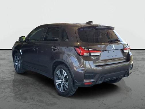 Alloy Silver Metallic 2024 Mitsubishi Outlander Sport 2.0 ES