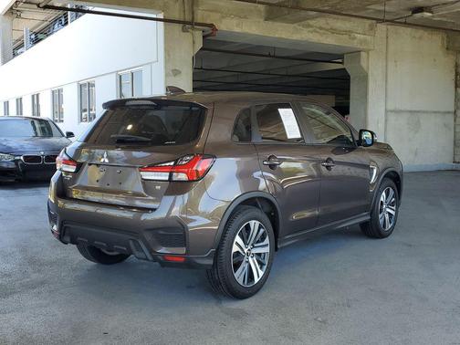 Alloy Silver Metallic 2024 Mitsubishi Outlander Sport 2.0 ES