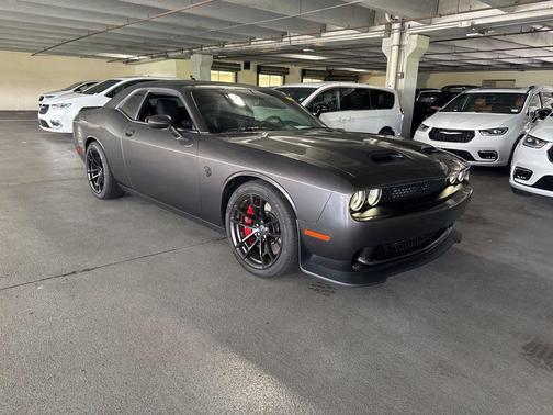 Granite Pearlcoat 2023 Dodge Challenger SRT Hellcat