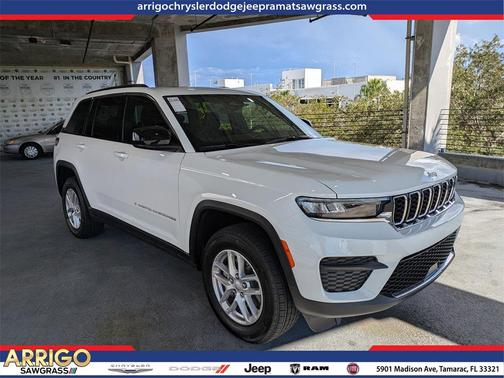 2025 Jeep Grand Cherokee Laredo