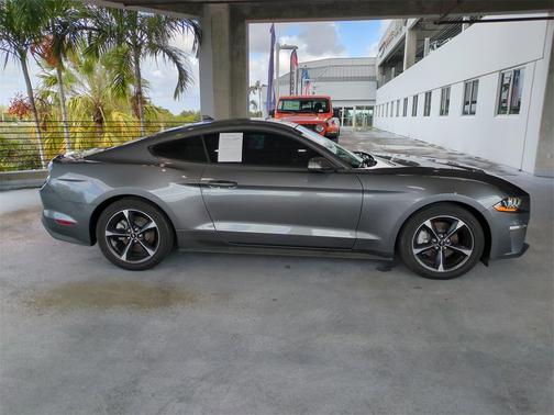 2022 Ford Mustang EcoBoost