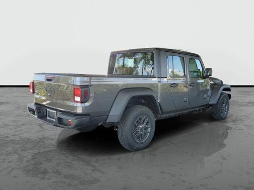 Granite Crystal Metallic Clearcoat 2026 Jeep Gladiator Sport