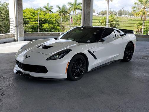 Arctic White 2015 Chevrolet Corvette Stingray
