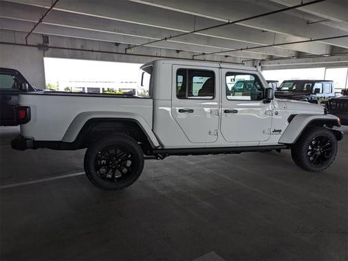 2025 Jeep Gladiator Nighthawk