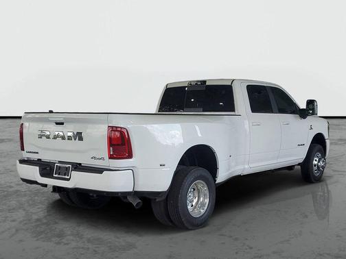 Bright White Clearcoat 2026 RAM 3500 Laramie Crew Cab 4x4 8' Box