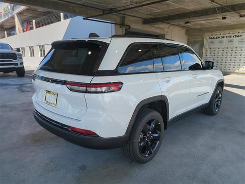 2025 Jeep Grand Cherokee Altitude