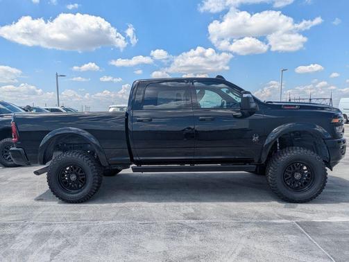 2025 RAM 2500 Big Horn Crew Cab 4x4 6'4' Box