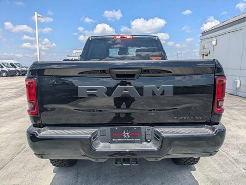 2025 RAM 2500 Big Horn Crew Cab 4x4 6'4' Box